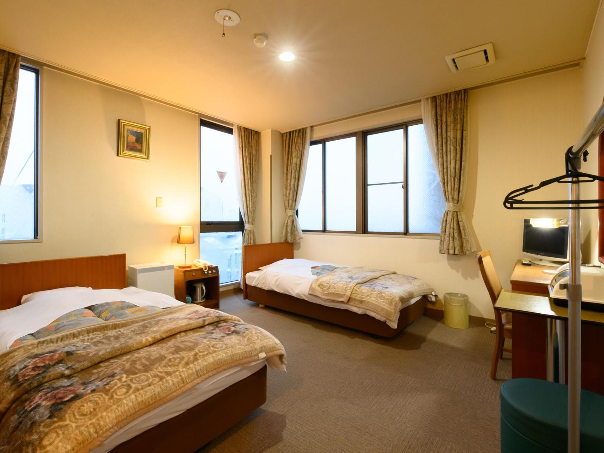 Tabist Business Ryokan Hotel Yukimiso Toyama Station Extérieur photo